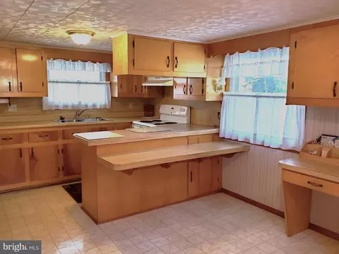 25410 Military Rd, Cascade, MD 21719 photo 9