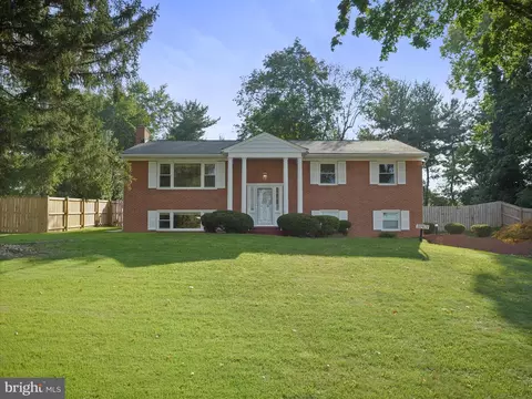 10921 Knotty Pine Dr, Hagerstown, MD 21740