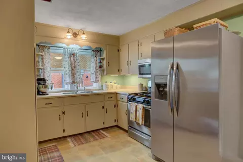 227 S Main St, Boonsboro, MD 21713 photo 18