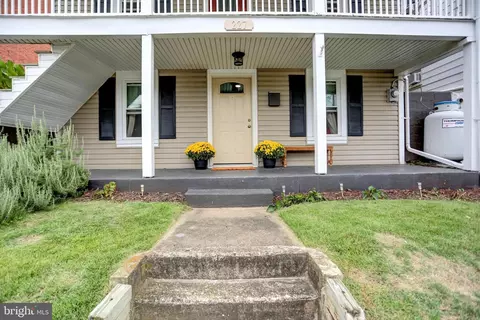 227 S Main St, Boonsboro, MD 21713 photo 3