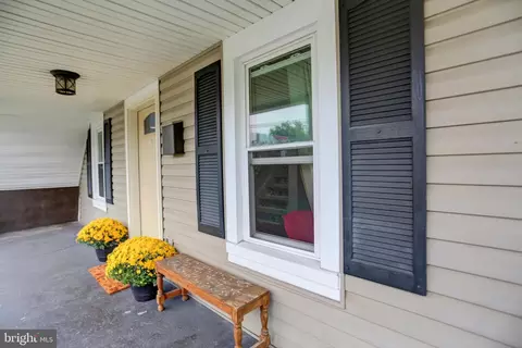 227 S Main St, Boonsboro, MD 21713 photo 4