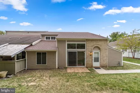 1537 Kensington Dr, Hagerstown, MD 21742