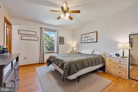 Bedroom - 65 Byron Dr, Smithsburg, MD 21783 photo 3 of 6