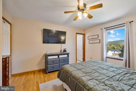 Bedroom - 65 Byron Dr, Smithsburg, MD 21783 photo 4 of 6