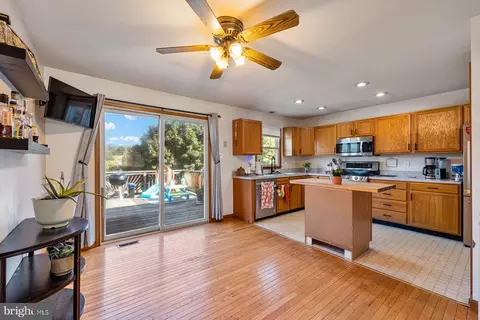 Kitchen - 65 Byron Dr, Smithsburg, MD 21783 photo 2 of 5