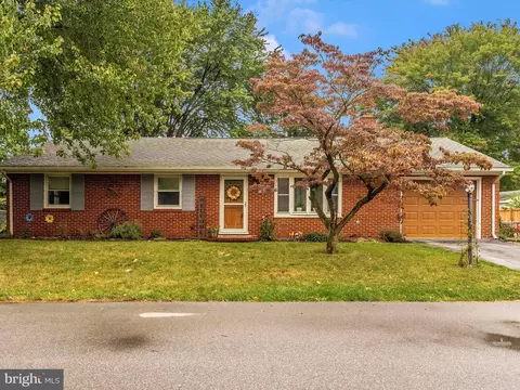 22108 Holiday Dr, Smithsburg, MD 21783