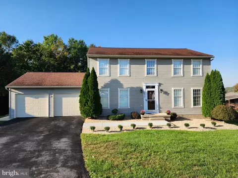435 Village Pl, Hagerstown, MD 21742