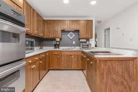 Kitchen - 11 Chips Ct, Smithsburg, MD 21783 photo 2 of 2