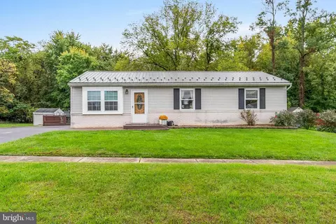 11 Chips Ct, Smithsburg, MD 21783