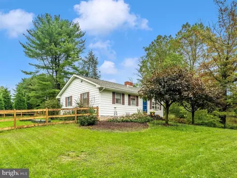 12237 Walnut Pt W, Hagerstown, MD 21740