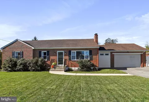 702 N Main St, Boonsboro, MD 21713