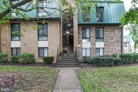 1014 Brinker Dr #302, Hagerstown, MD 21740