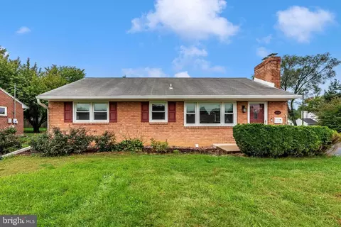 17321 Ontario Dr, Hagerstown, MD 21740