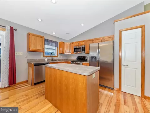 19 Amanda Dr, Smithsburg, MD 21783 photo 3