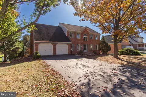 10733 Hershey Dr, Williamsport, MD 21795