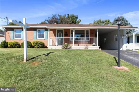 225 Rock Willow Ave, Hagerstown, MD 21740