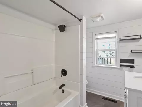 33 E Water St, Smithsburg, MD 21783 photo 16