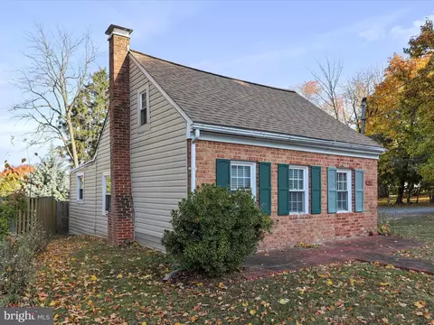33 E Water St, Smithsburg, MD 21783 photo 3