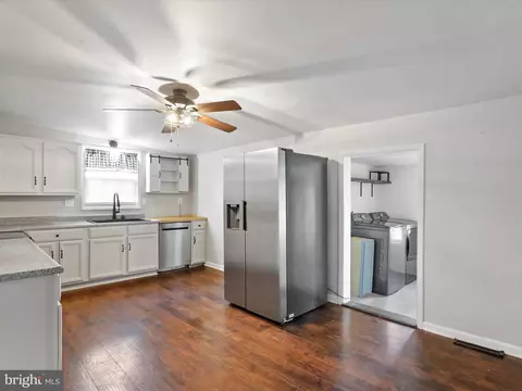 33 E Water St, Smithsburg, MD 21783 photo 10