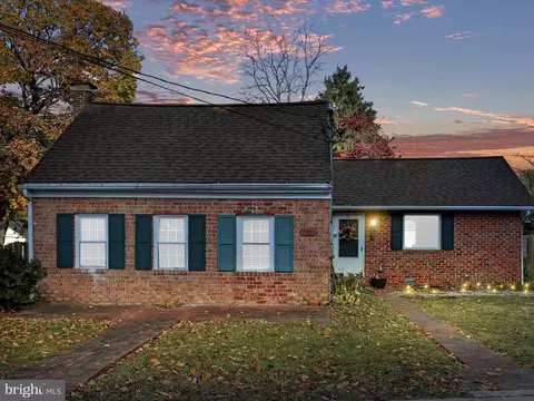 33 E Water St, Smithsburg, MD 21783 photo 2
