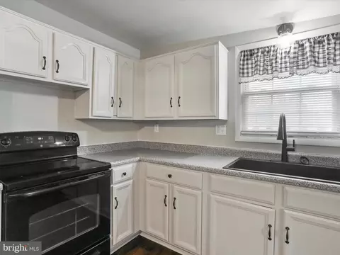 33 E Water St, Smithsburg, MD 21783 photo 14