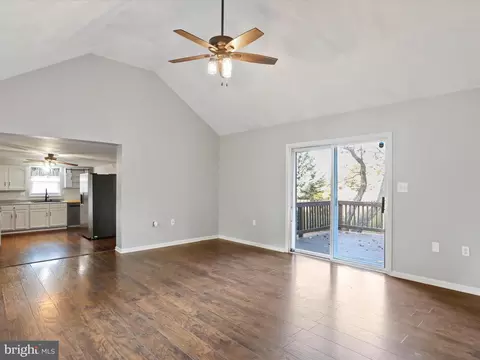 33 E Water St, Smithsburg, MD 21783 photo 8