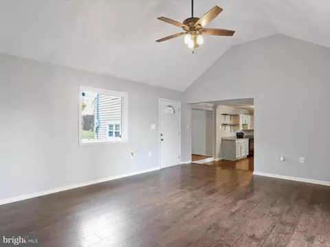 33 E Water St, Smithsburg, MD 21783 photo 7