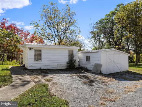 111 W Water St, Smithsburg, MD 21783 photo 6