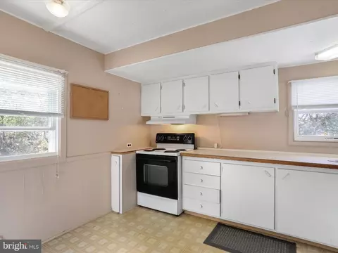 111 W Water St, Smithsburg, MD 21783 photo 14