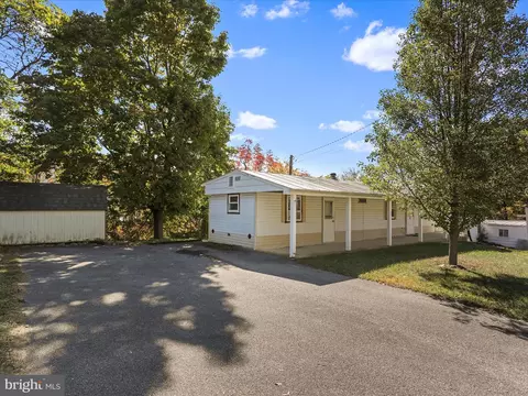 111 W Water St, Smithsburg, MD 21783 photo 3
