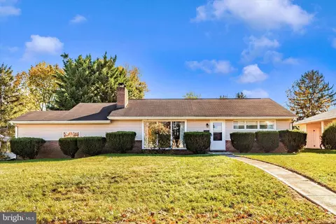 900 Kenwood Dr, Hagerstown, MD 21740