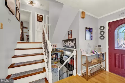 Entry Way - 22115 Pikeside Dr, Smithsburg, MD 21783 photo 3 of 12