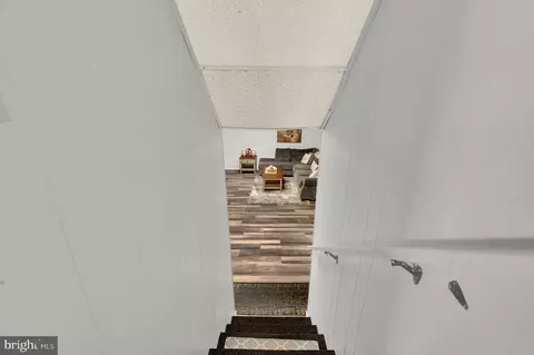 Entry Way - 22115 Pikeside Dr, Smithsburg, MD 21783 photo 12 of 12