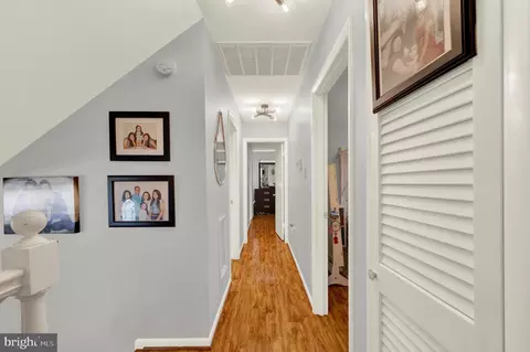 Entry Way - 22115 Pikeside Dr, Smithsburg, MD 21783 photo 8 of 12