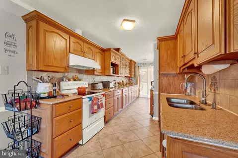 Kitchen - 22115 Pikeside Dr, Smithsburg, MD 21783 photo 1 of 2