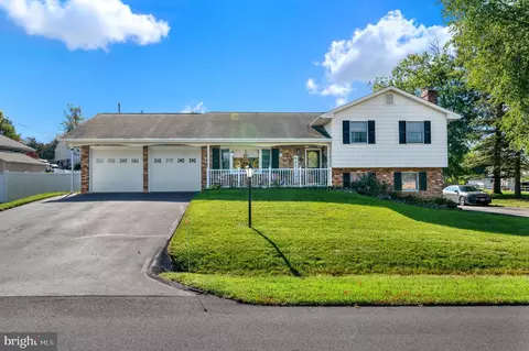22115 Pikeside Dr, Smithsburg, MD 21783