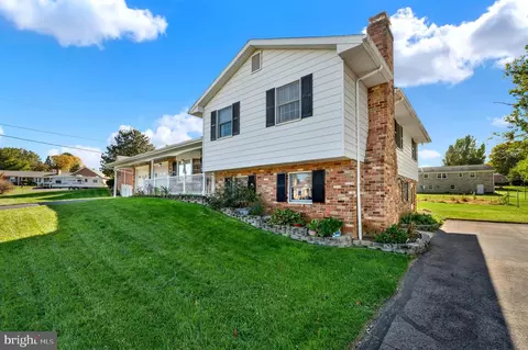 Exterior - 22115 Pikeside Dr, Smithsburg, MD 21783 photo 5 of 9