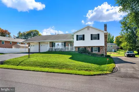 Exterior - 22115 Pikeside Dr, Smithsburg, MD 21783 photo 2 of 9