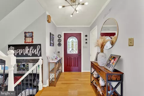 Entry Way - 22115 Pikeside Dr, Smithsburg, MD 21783 photo 2 of 12