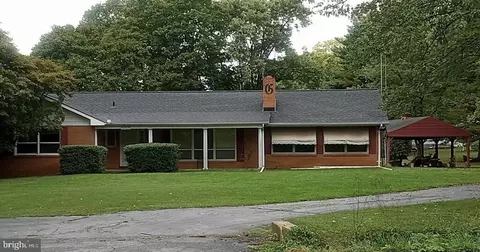 16528 Lappans Rd, Williamsport, MD 21795