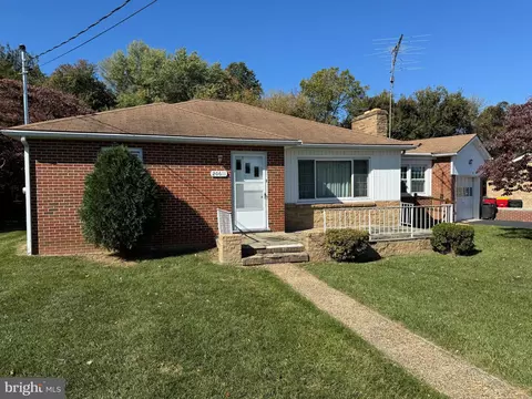 20611 Emerald Dr, Hagerstown, MD 21742