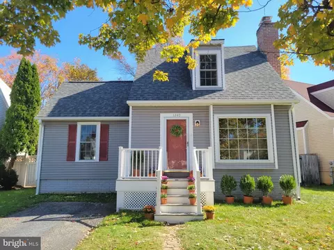 1240 Magnolia Ct, Hagerstown, MD 21742