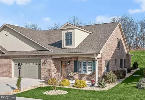 13315 Diamond Pointe Dr, Hagerstown, MD 21742