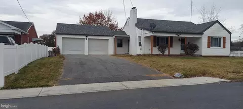 17 Snyder Ave, Hagerstown, MD 21740