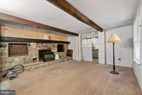 Living - 10819 Shanktown Rd, Big Pool, MD 21711 photo 2 of 3
