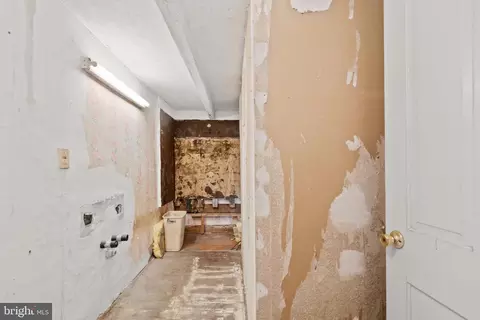 Entry Way - 10819 Shanktown Rd, Big Pool, MD 21711 photo 3 of 6