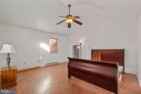 Bedroom - 10819 Shanktown Rd, Big Pool, MD 21711 photo 3 of 3