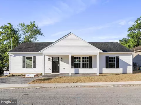 248 Maryland Ave, Hancock, MD 21750