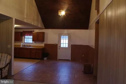 6217 Robinson Rd, Hancock, MD 21750 photo 3