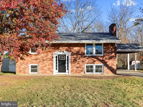 11013 Coventry Ln, Hagerstown, MD 21740